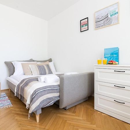 Rent Like Home - Pawia 36 Warschau Exterior foto